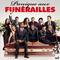 PANIQUE AUX FUNERAILLES